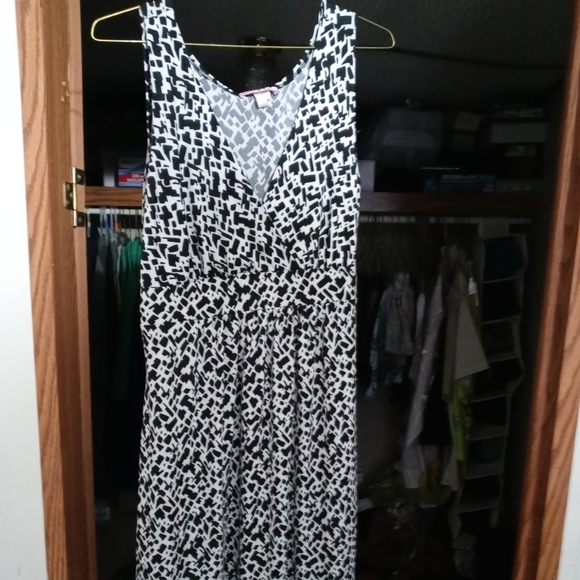 Ms. Maggie cocktail dress - Picture 1 of 4